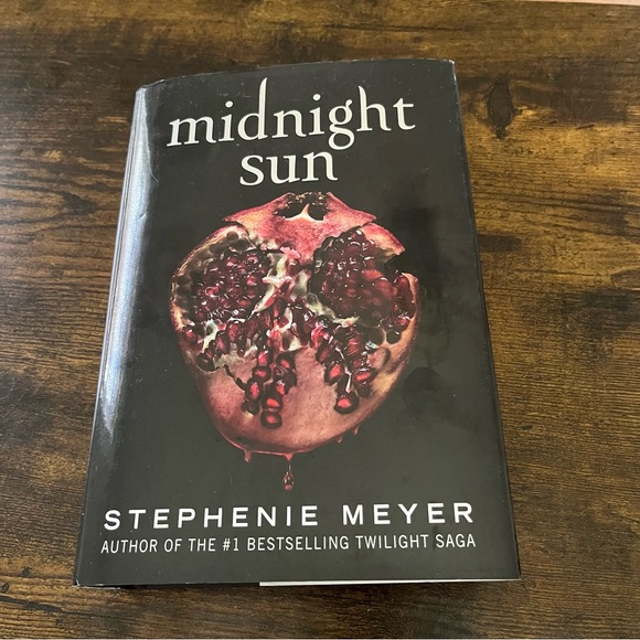 Midnight Sun Hard Cover By Stephanie Meyer- The Twilight Saga N1 - Picture 1 of 5
